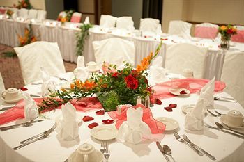The Lodge Hotel And Conference Center Bettendorf Bagian luar foto